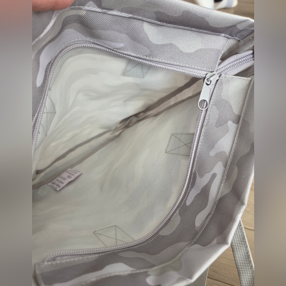 Pink Camo Backpack - Picture 10 of 10